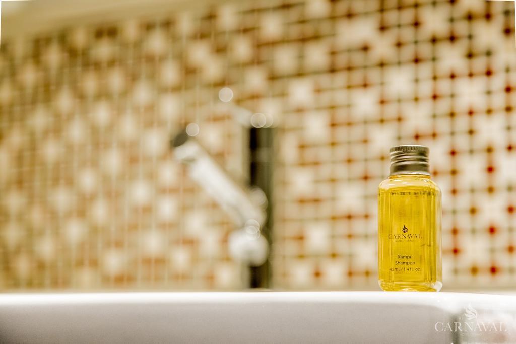 狂欢节赌场酒店 Encarnación 外观 照片 A bottle of shower gel