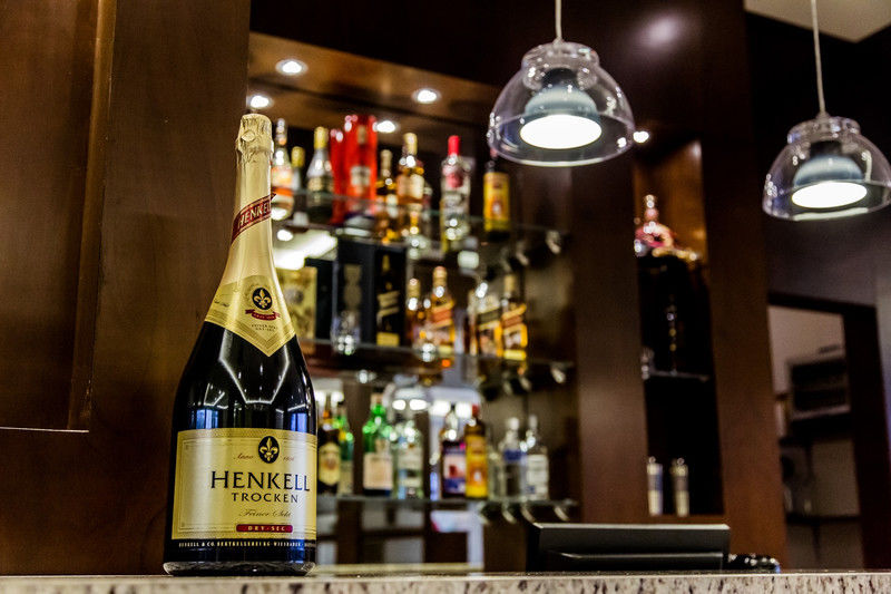狂欢节赌场酒店 Encarnación 外观 照片 Henkel's Bar