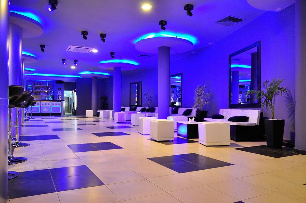 狂欢节赌场酒店 Encarnación 外观 照片 The interior of the nightclub