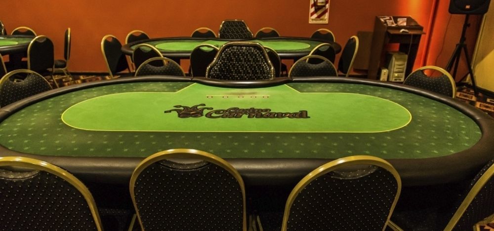 狂欢节赌场酒店 Encarnación 外观 照片 A table at the casino